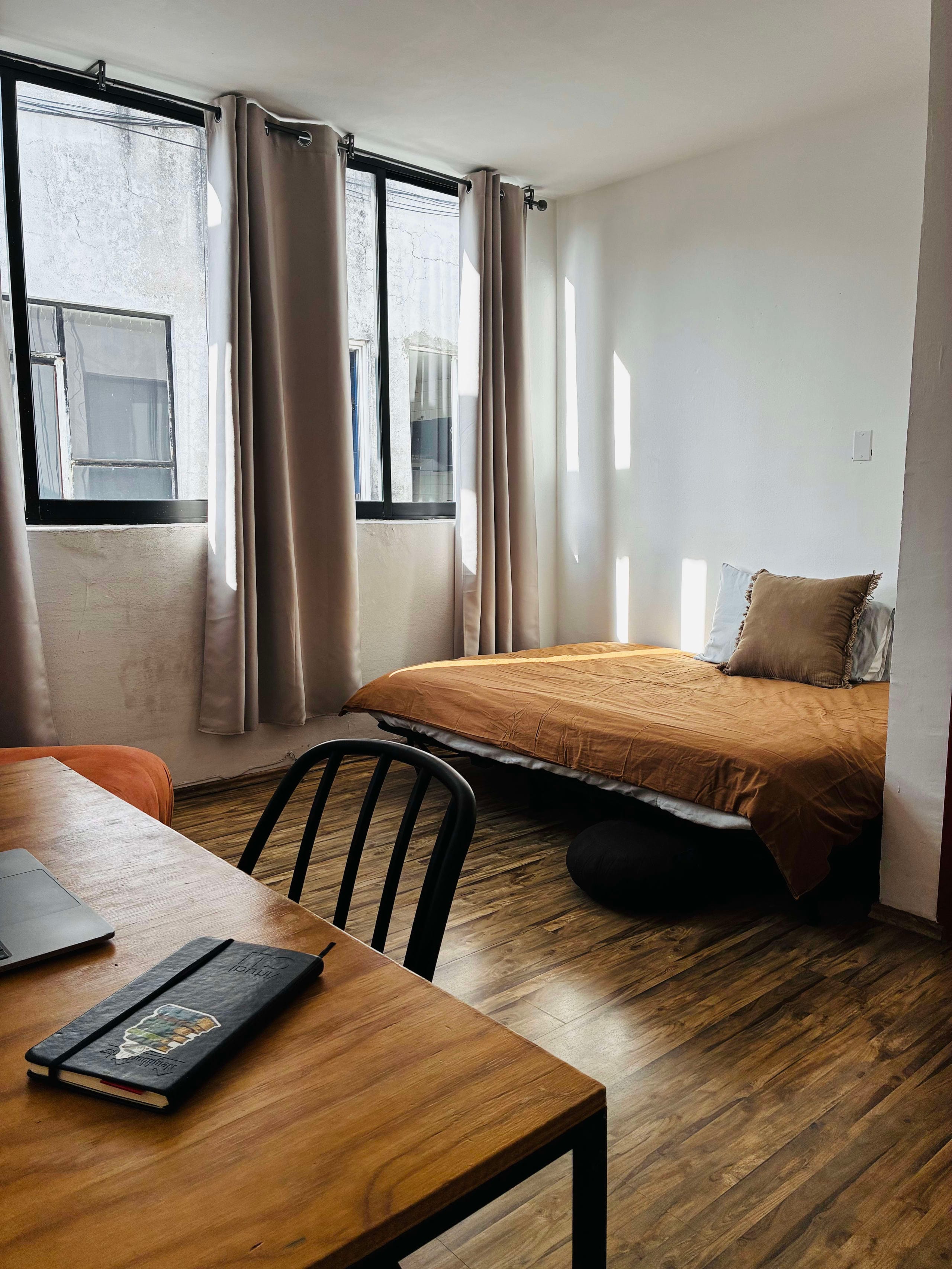 Bright 2BR + Home Office in Quiet Roma Sur | Utilities Included — photo 10